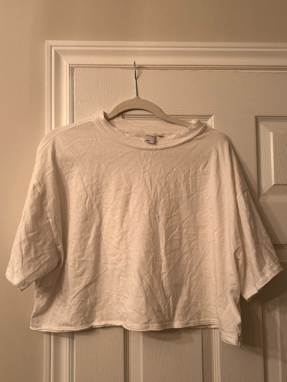 3/$15 🟣 Aritizia TNA Soft Feels Cropped Tee, White, Size X-small